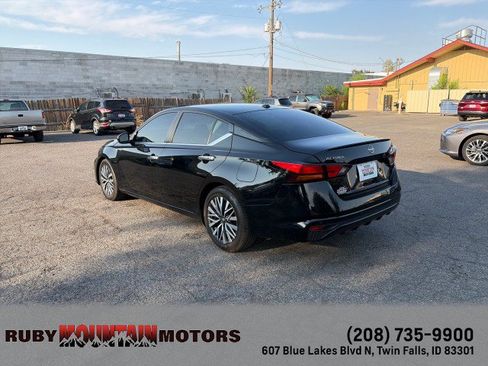 Used 2024 Nissan Altima 2.5 SV FWD image 5