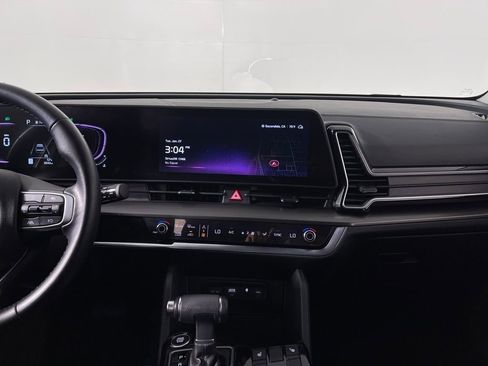 Used 2025 Kia Sportage EX image 16