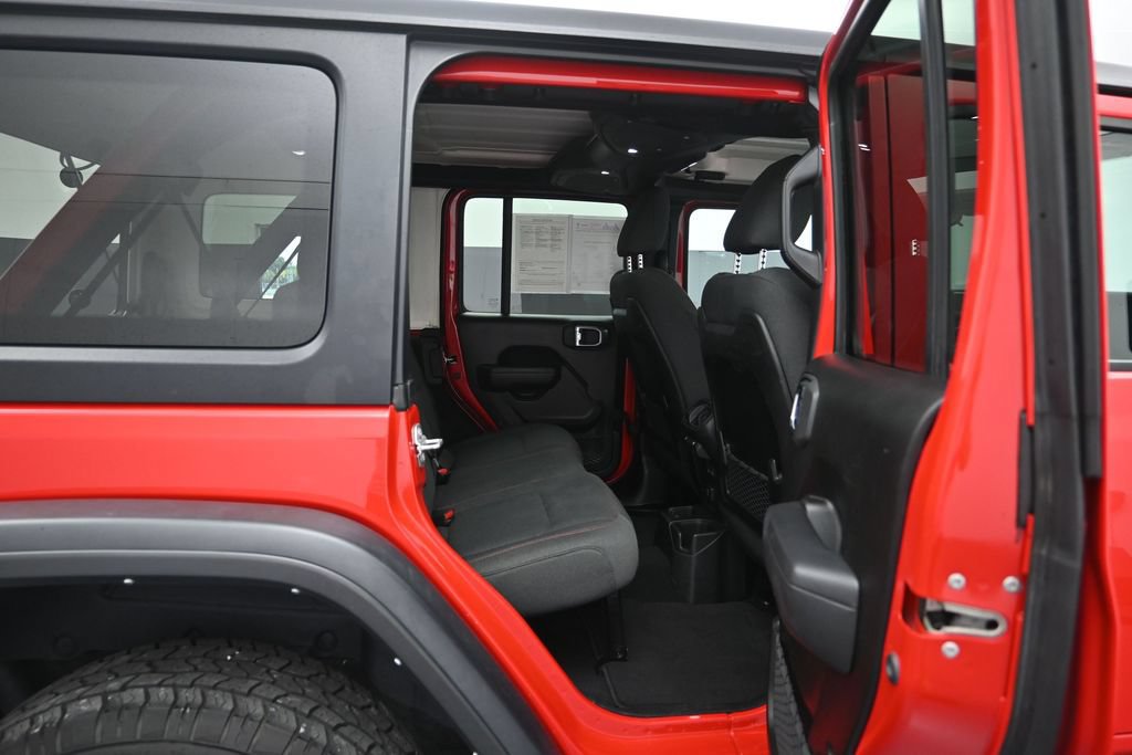 Used 2024 Jeep Wrangler Unlimited Rubicon AWD/4WD image 25