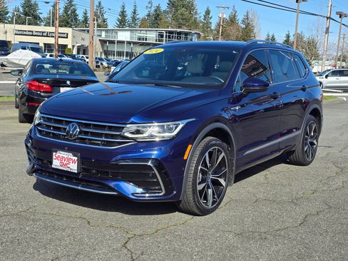 Used 2024 Volkswagen Tiguan SEL R-Line image 3
