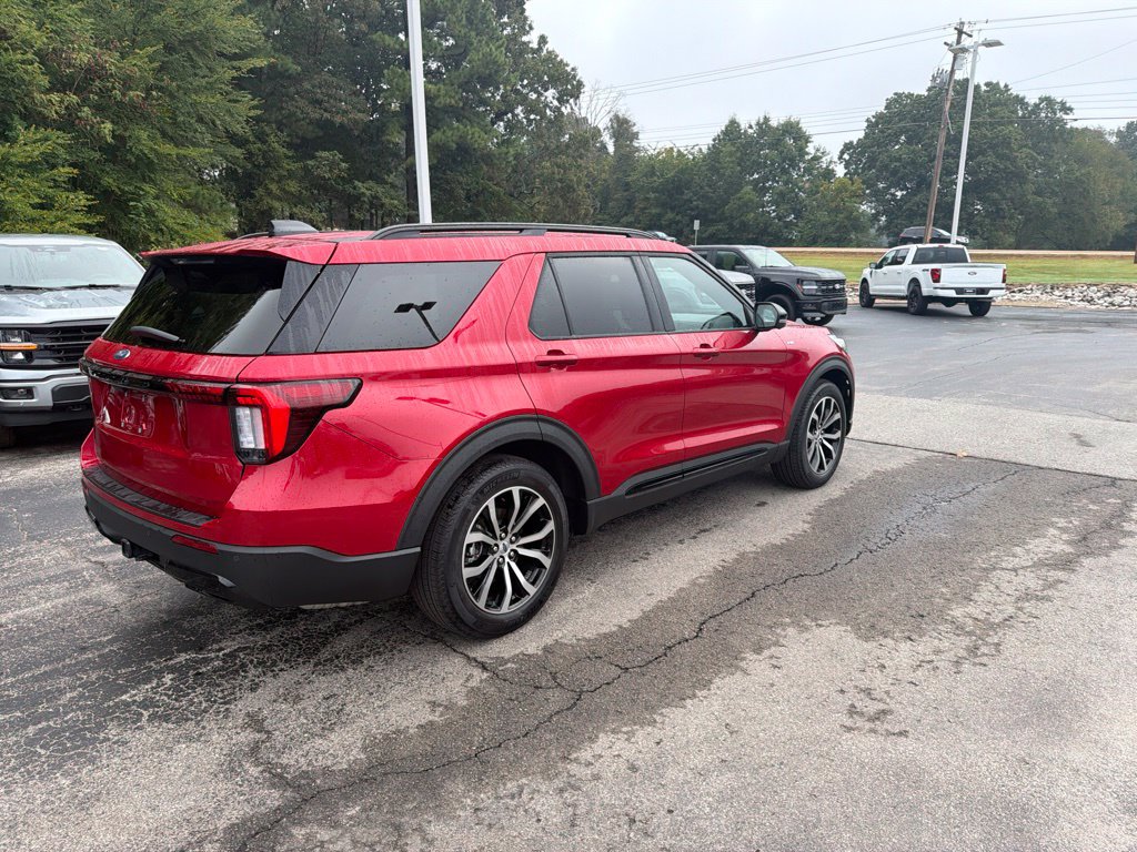Used 2026 Ford Explorer ST-Line w/ Premium Package RWD image 3