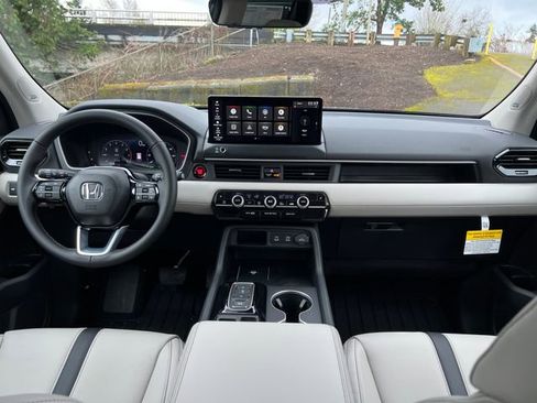 New 2026 Honda Pilot Touring image 12