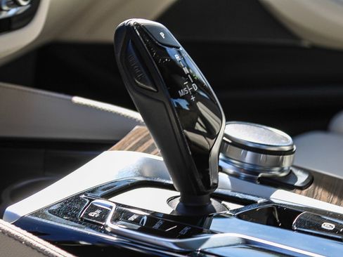 Used 2023 BMW 540i w/ M Sport Package image 23