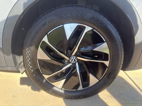 Used 2021 Volkswagen ID.4 Pro w/ ID.4 Protection Package image 16