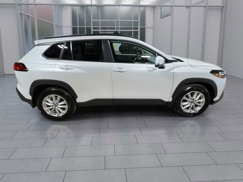 Certified 2023 Toyota Corolla Cross LE image 9