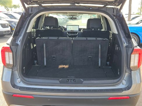 Used 2025 Ford Explorer Active w/ Active Comfort Package image 7