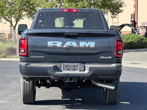 New 2026 RAM 2500 Big Horn AWD/4WD image 4