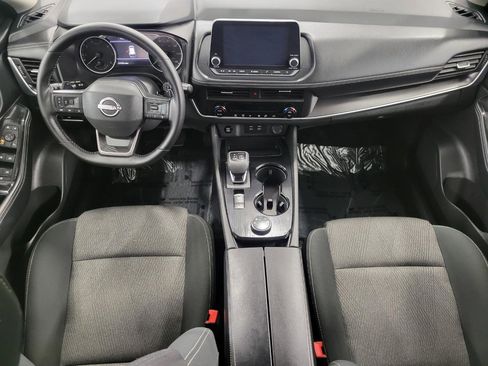 Used 2025 Nissan Rogue SV image 6