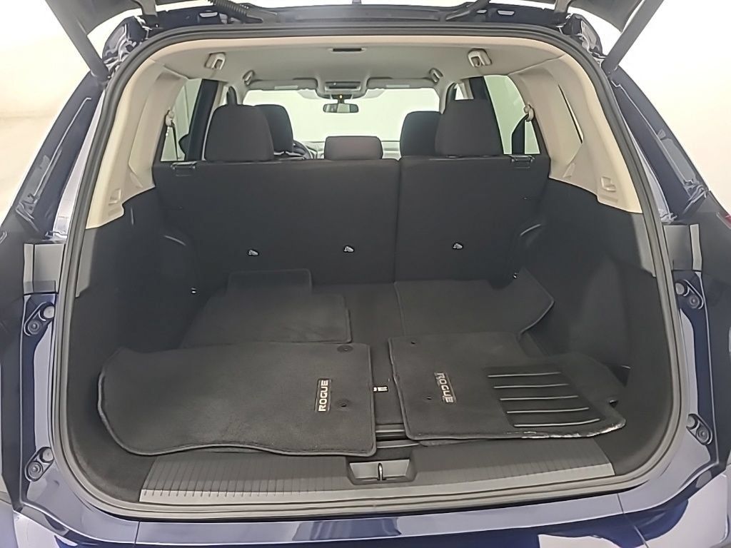 Used 2026 Nissan Rogue SV AWD/4WD image 17