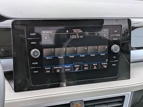 New 2026 Volkswagen Taos SE image 19