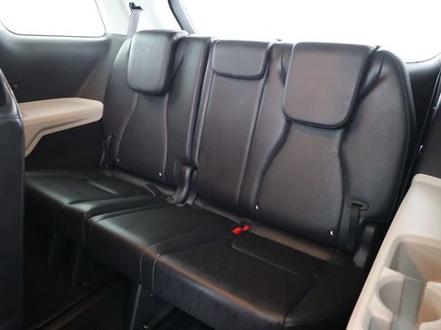 Used 2022 Kia Carnival LX image 22