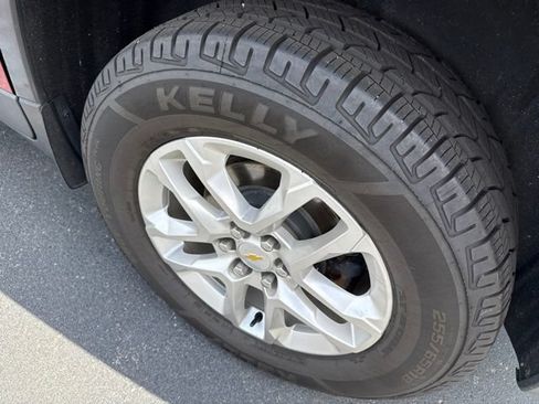 Used 2020 Chevrolet Traverse LT FWD image 11