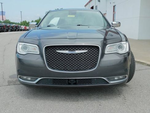 Used 2019 Chrysler 300 Limited w/ Safetytec Plus Group image 34