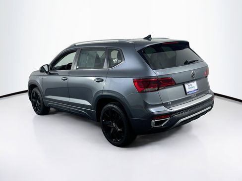 Used 2022 Volkswagen Taos SE FWD image 7