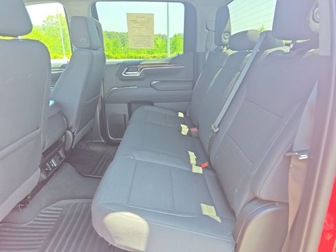 Used 2025 Chevrolet Silverado 1500 LT RWD image 13