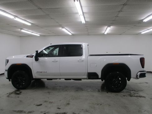 New 2025 GMC Sierra 2500 AT4 w/ AT4 Premium Plus Package image 2