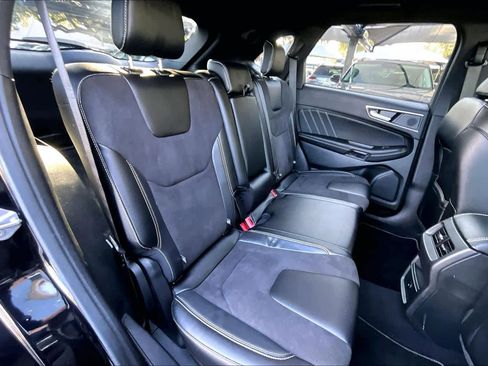 Used 2023 Ford Edge ST image 19