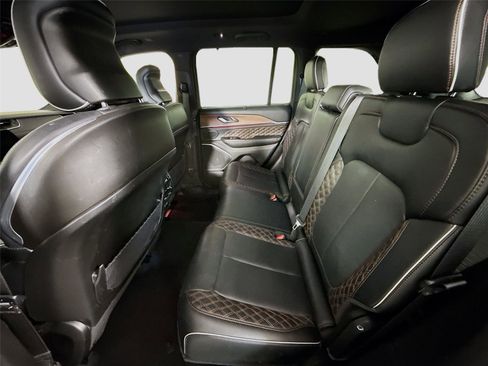 Used 2024 Jeep Grand Cherokee Summit w/ Luxury Tech Group V AWD/4WD image 19