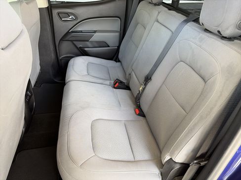Used 2016 Chevrolet Colorado LT w/ LT Convenience Package RWD image 9