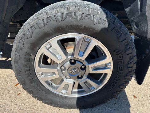 Used 2014 Toyota Tundra Platinum image 8