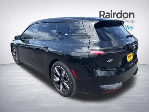 Used 2022 BMW iX xDrive50 w/ Sport Package AWD/4WD image 5