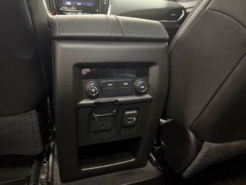 Used 2023 Chevrolet Traverse RS AWD/4WD image 26