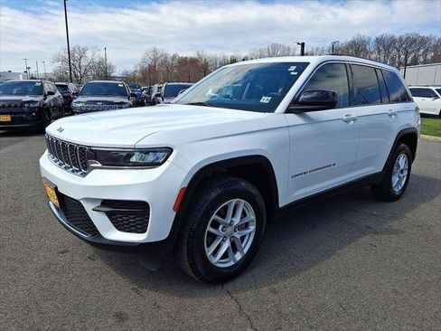 Certified 2023 Jeep Grand Cherokee Laredo X AWD/4WD image 3