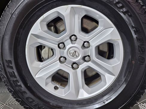 Used 2023 Toyota 4Runner SR5 Premium image 10