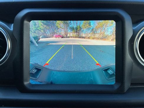 Used 2022 Jeep Gladiator Overland image 33