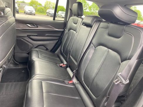 Used 2023 Jeep Grand Cherokee Limited AWD/4WD image 18