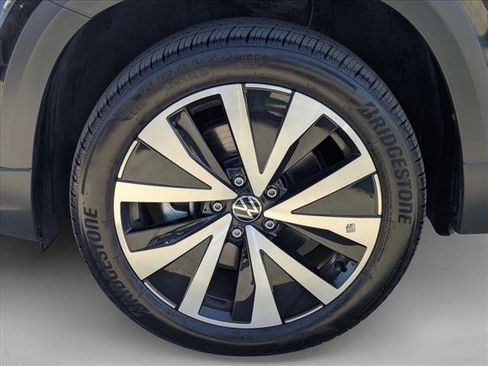 Used 2022 Volkswagen Taos SE image 24