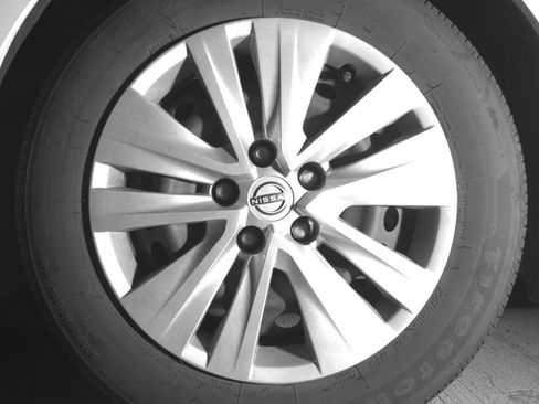 Used 2025 Nissan Sentra S image 12