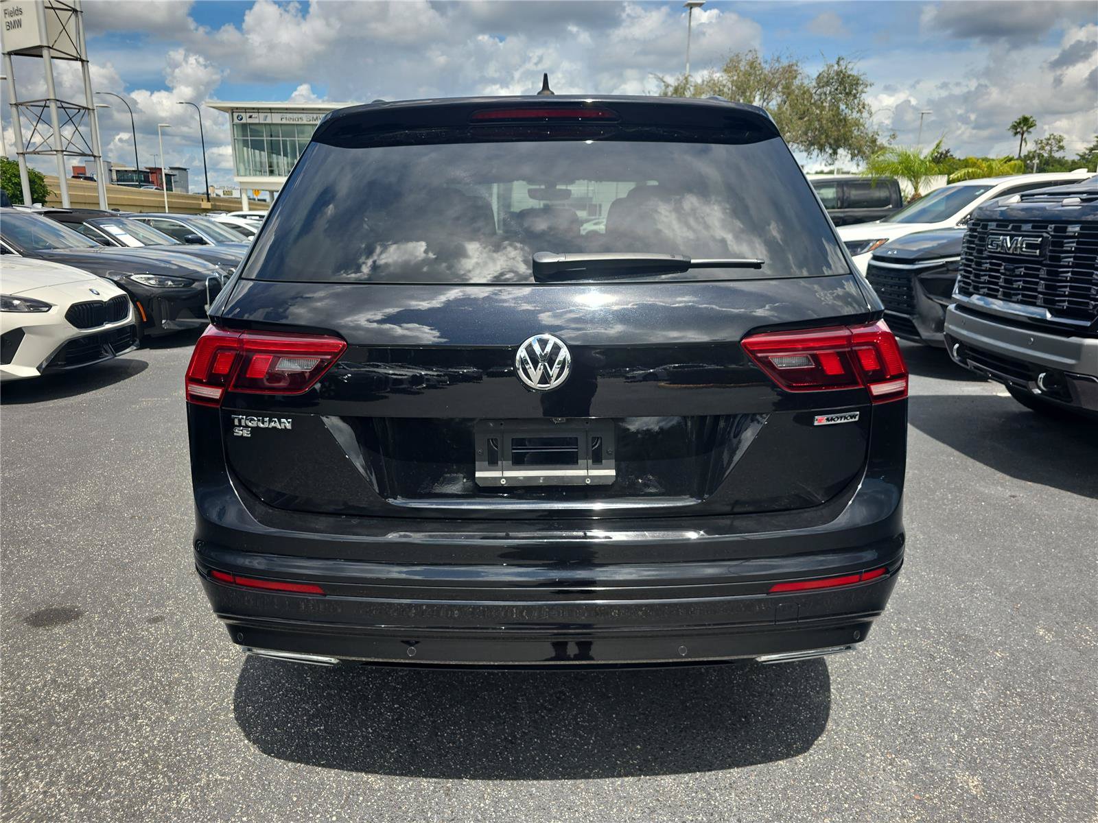 Used 2020 Volkswagen Tiguan SE R-Line AWD/4WD image 5