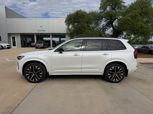 New 2026 Volvo XC90 T8 Ultra w/ Protection Package Premier AWD/4WD image 3