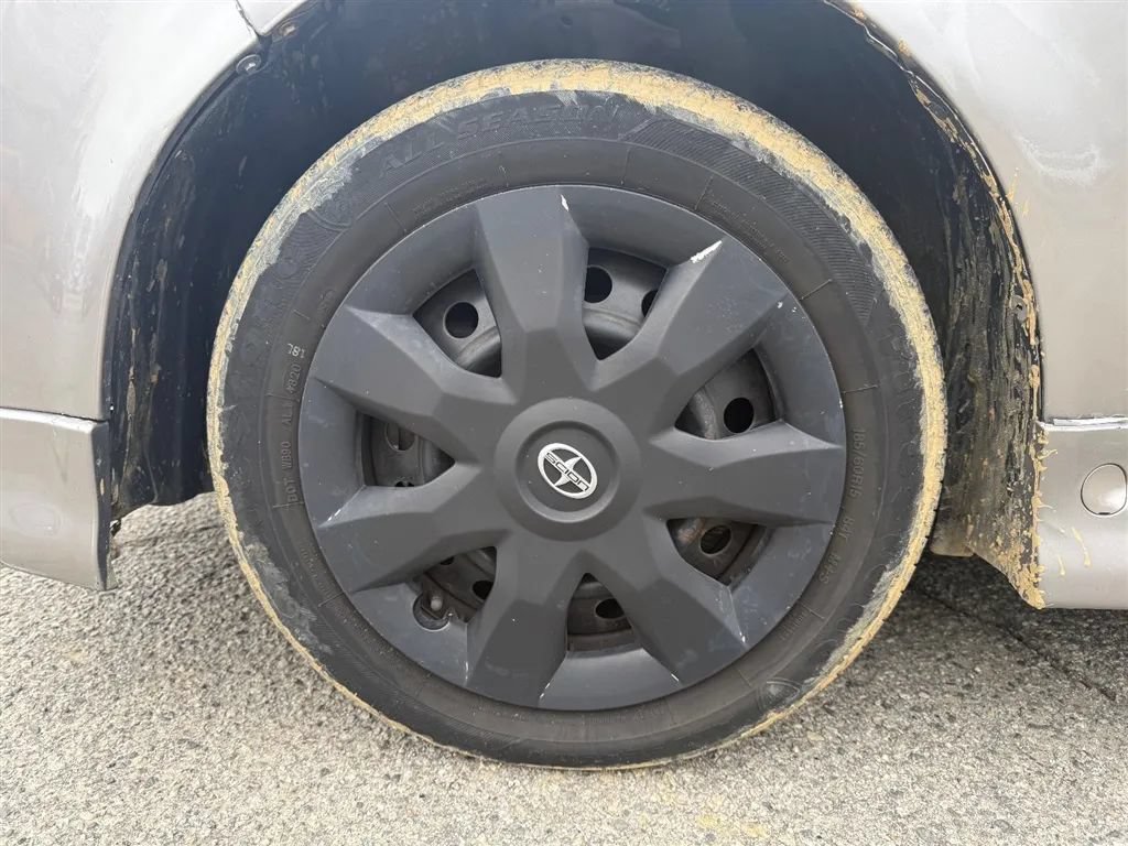 Used 2004 Scion xB FWD image 30
