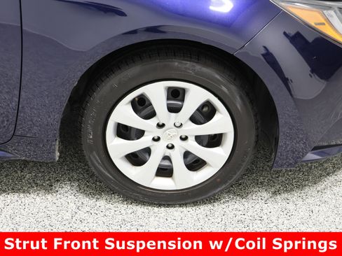 Used 2023 Toyota Corolla LE image 5