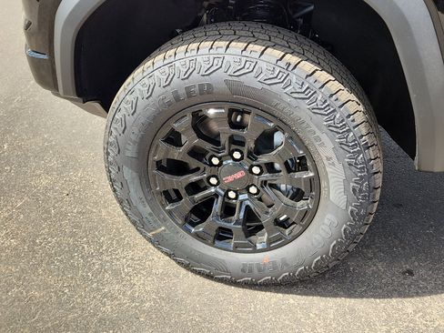 New 2026 GMC Canyon Elevation w/ Convenience Package image 7