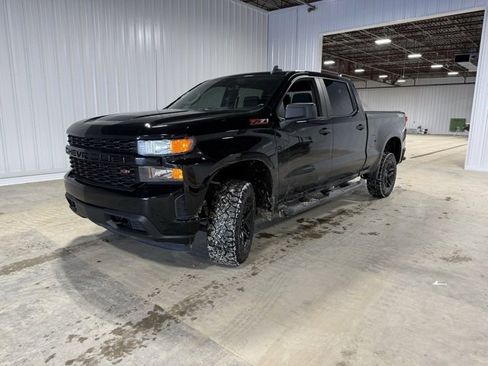Used 2021 Chevrolet Silverado 1500 Custom Trail Boss w/ Midnight Edition image 3