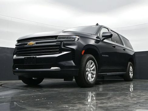 Used 2024 Chevrolet Suburban LT AWD/4WD image 38