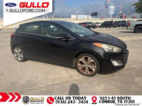 Used 2013 Hyundai Elantra GT w/ Tech Pkg FWD image 2
