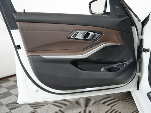 Used 2020 BMW 330i xDrive Sedan w/ Premium Package AWD/4WD image 17