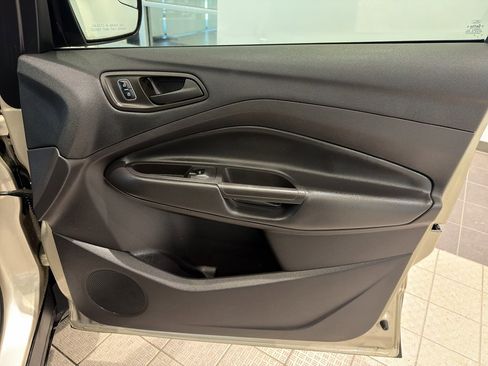 Used 2018 Ford Escape SE image 25