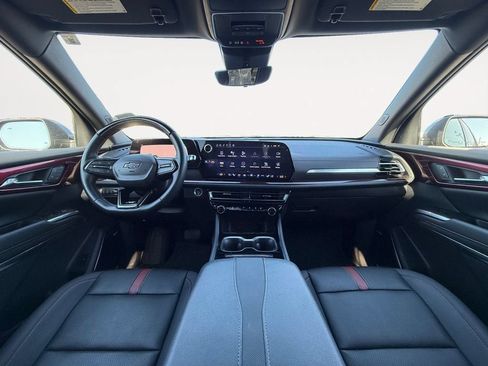 Used 2024 Chevrolet Traverse RS AWD/4WD image 11