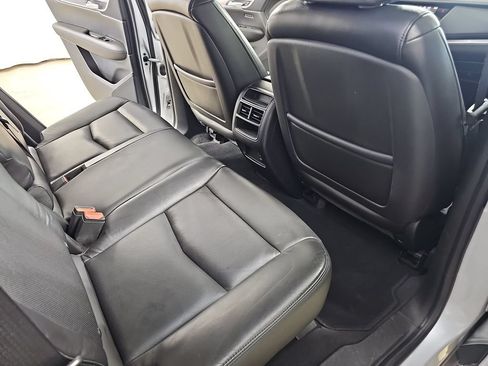 Used 2017 Cadillac XT5 Premium Luxury AWD/4WD image 14