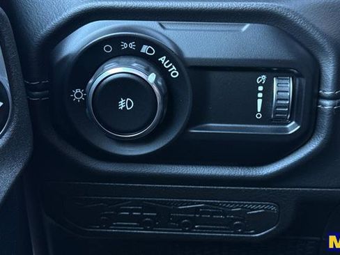 Used 2025 Jeep Wrangler Rubicon image 31