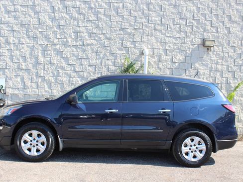 Used 2015 Chevrolet Traverse LS image 2