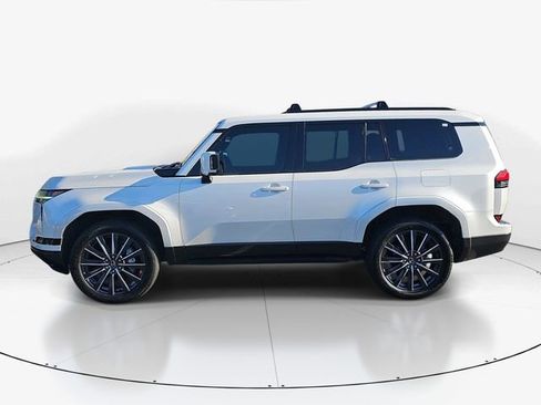 Used 2025 Lexus GX 550 w/ Accessory Package (2T) AWD/4WD image 6