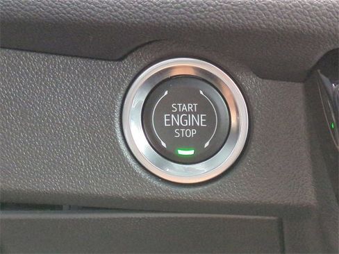 New 2025 Chevrolet Traverse LT w/ Enhanced Driving Package image 28