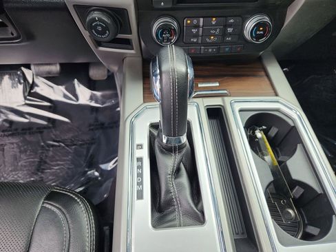 Used 2017 Ford F150 Lariat w/ Equipment Group 502A Luxury image 15