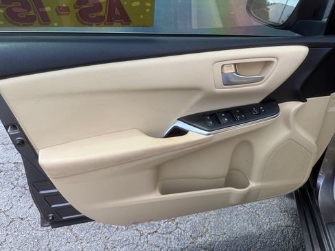 Used 2016 Toyota Camry LE FWD image 11